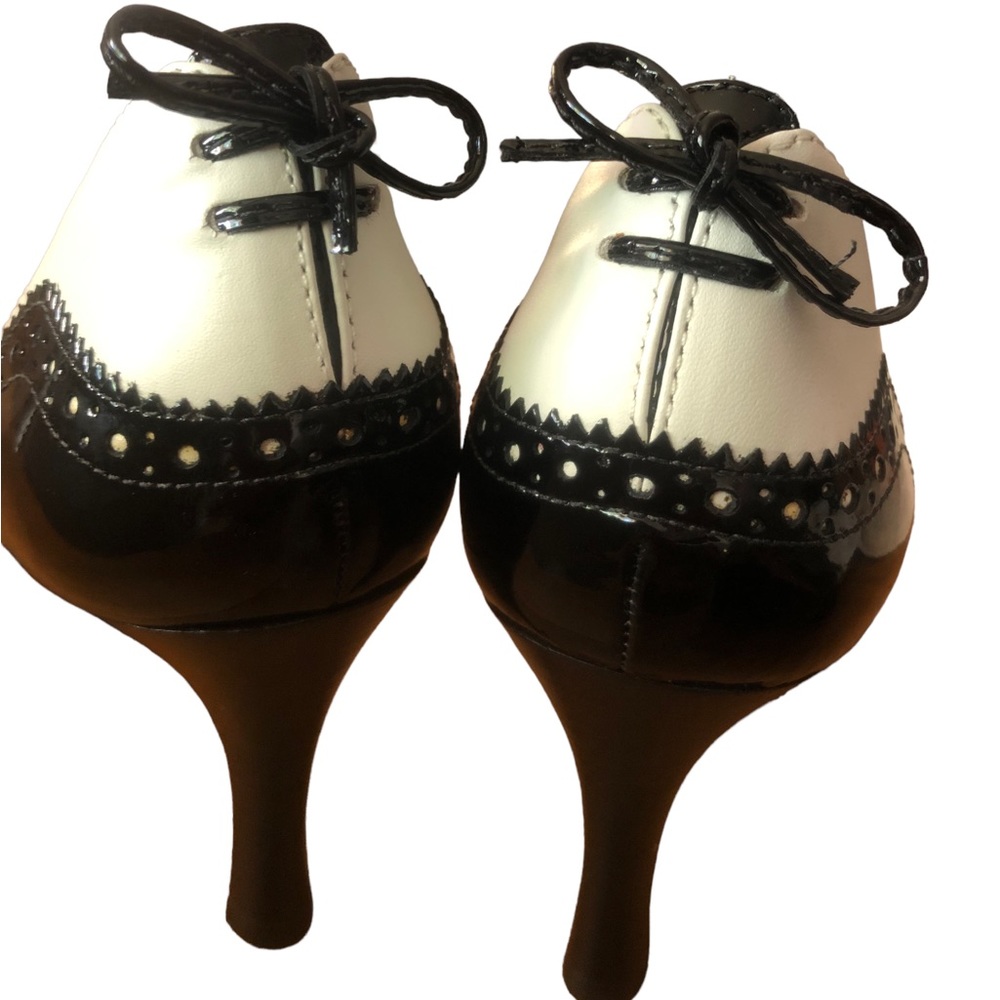 Franco Sarto Tuxedo Pumps - Picture 4 of 8